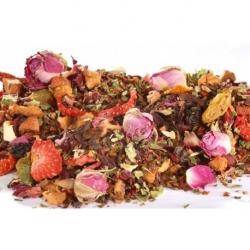 Owocowa mieszanka z truskawką i różą